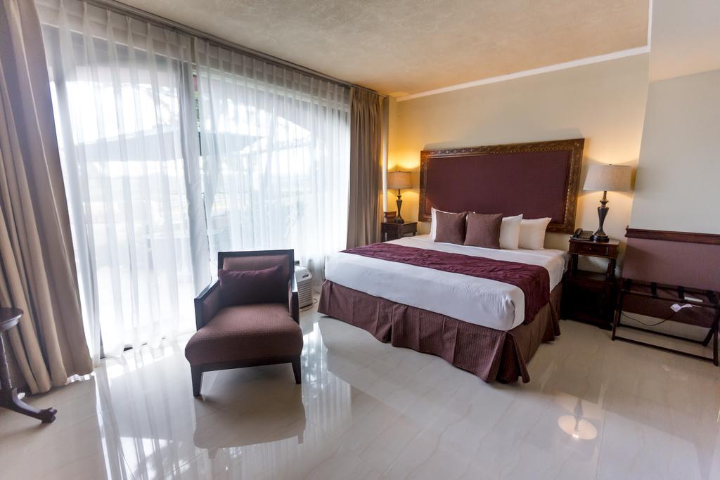 Hotel Altos de Fontana Managua Habitación foto