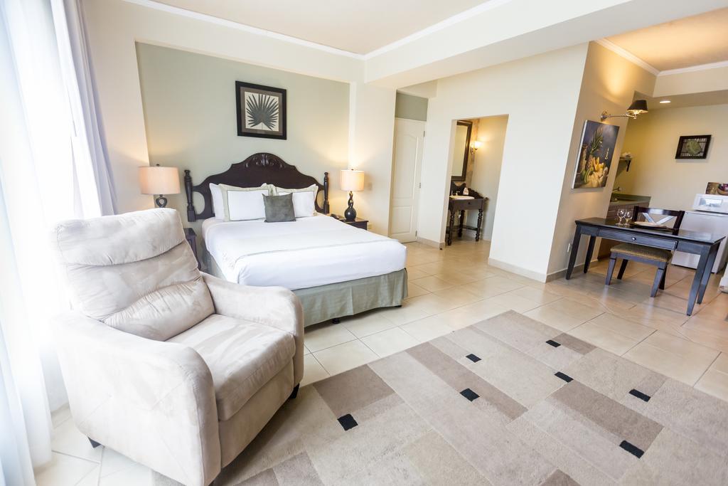 Hotel Altos de Fontana Managua Habitación foto